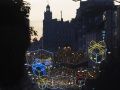 Más luces para que la Navidad brille en Ferrol Arcadas de luces de Navidad en la ciudad