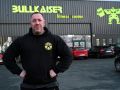 Bullkaiser, en sus instalaciones en la Avenida do Mar