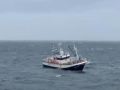 Rescatan a siete tripulantes de un pesquero que quedó a la deriva frente a la costa de Cedeira Buque "Itoitz" que se encontraba a la deriva