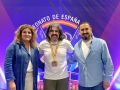 Vaquero, en el centro, con la alcaldesa Ferreiro y el edil de Deportes Santalla