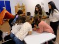 Actividade na biblioteca de Narón, unha das beneficiarias