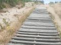 Críticas de vecinos y usuarios al estado del acceso al arenal de Seselle, en Ares La pasarela de acceso a la playa de Seselle está siendo objeto de críticas vecinales