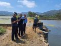 Abalde y Gil en su visita a las marismas de Mera