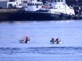 Imagen de archivo de dos embarcaciones faenando en la ría el pasado mes de febrero