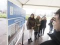 conselleira de Vivenda e Planificación de Infraestruturas María Martínez Allegue  visitan a nova promoción de vivendas do Bertón