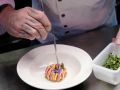 Ocho restaurantes de Narón se presentan al XI Tapas de Entroido Un momento de la preparación de la propuesta del año pasado del Fame Kanalla