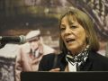 Carmen Becerra en la inauguración de una de las muestras que comisarió sobre Torrente Ballester, en el centro cultural local homónimo