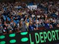 Una despedida de A Malata "made in Baxi Ferrol" (80-69) Las jugadoras del banquillo del Baxi celebran una canasta