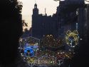 Arcadas de luces de Navidad en la ciudad