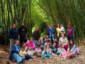 Familias del PAI visitando el bosque de bambú como final de su proyecto