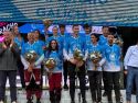El de la villa, a la derecha, con el resto de premiados