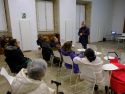 Imaxe dun encontro arredor de Castelao, organizado pola Sociedade Cultural Medulio no Antigo Hospicio