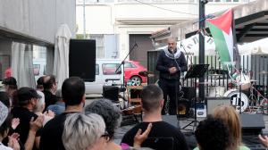 El mercado de Pontedeume se llena en solidaridad con Palestina