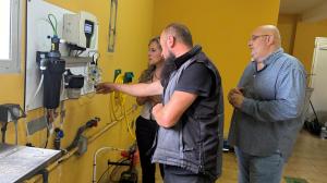 Martina Aneiros, ayer, en su visita al municipio de Mañón para conocer las actuaciones