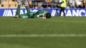 Álex Zalaya se lamenta de la derrota sufrida ante el Lugo