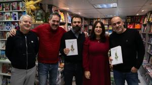 Imaxe do acto de presentación de "Castelao Integral", na libraría Komic