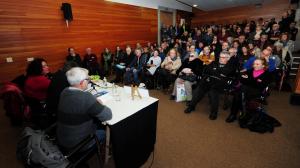 Presentación dun dos libros de Bernardo Máiz, neste caso "Amada García e os seus arredores", no Ateneo Ferrolán