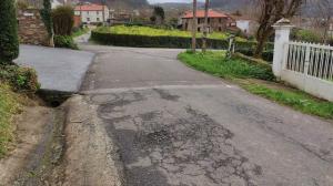 Deterioro del firme en el vial cedeirés