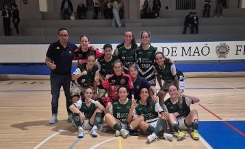 La plantilla del Valdetires celebra su segundo triunfo consecutivo
