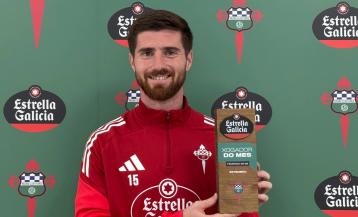 Álex Zalaya, recibiendo el premio Jugador Estrella Galicia de septiembre