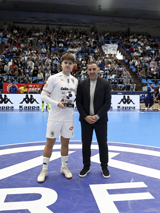Fútbol sala. O Parrulo contra El Pozo