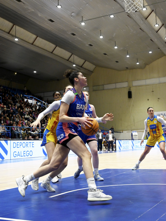 Baloncesto. Baxi Ferrol contra Cadí La Seu