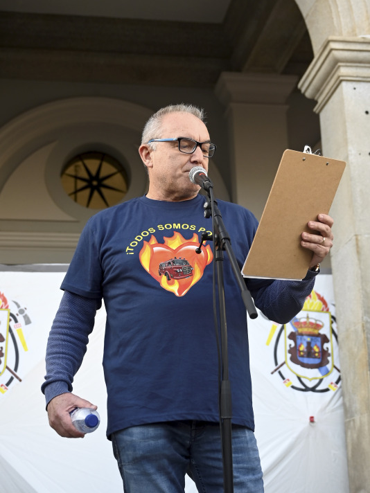 Concentración bomberos en Armas