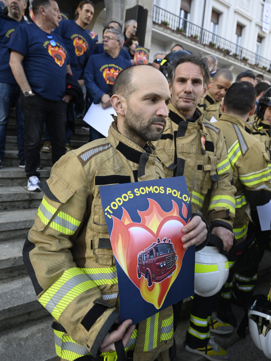 Concentración bomberos en Armas