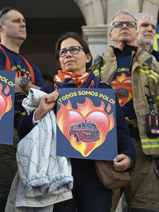 Concentración bomberos en Armas