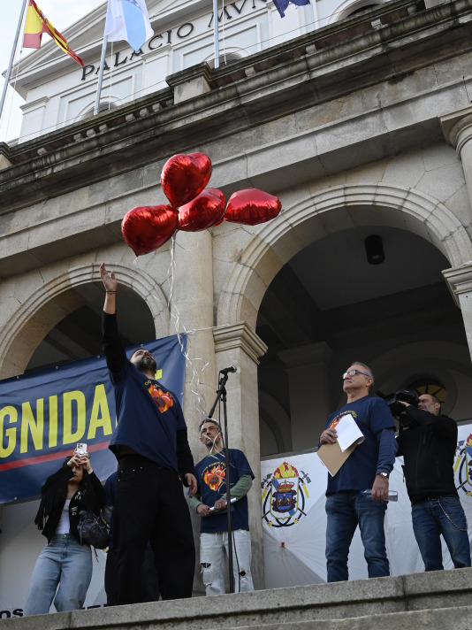 Concentración bomberos en Armas