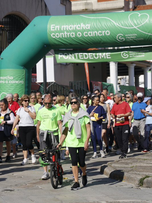 Pontedeume  andaina contra el cáncer