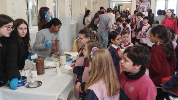 Chocolatrs solidario en el centro educativo