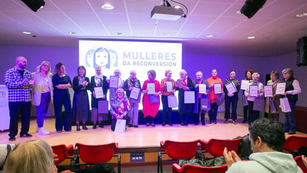 Foto de familia durante el acto