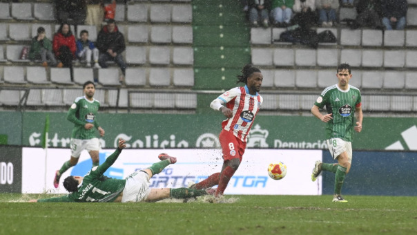 Un punto que le sabe a poco al Racing de Ferrol (1-1)