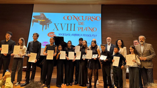 Los pianistas afortunados de esta XVIII edición del Concurso de Piano de la SAF, con sus diplomas