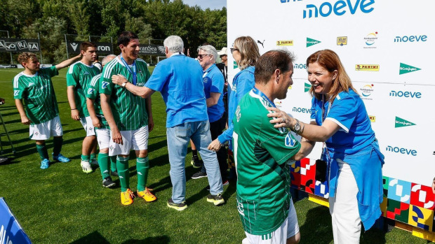 El equipo racinguista, al igual que el resto de participantes, recibió medallas por su gran esfuerzo