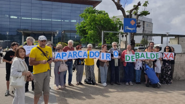 Protesta a las puertas del hospital Arquitecto Marcide de Ferrol