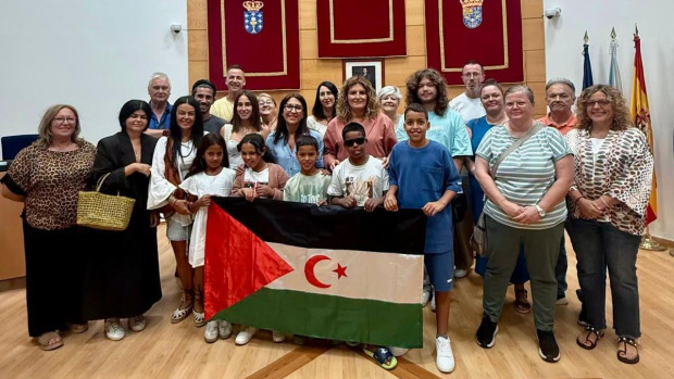 Recepción de los saharauis este jueves en el concello naronés