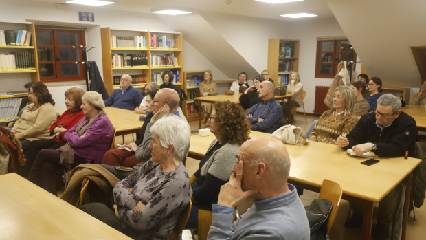 Faladoiros Literarios en la Casa do Patín  con Carmen Becerra y Ada Romero