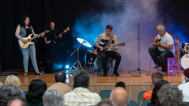 Actuación do ano pasado da escola municipal de música moderna