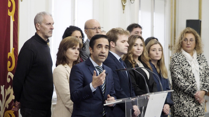 Rey Varela presentó las cuentas acompañado de su gobierno