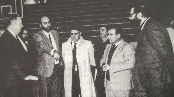 Stanković junto al resto de la comitiva durante su visita al pabellón de A Malata, con Segura de Luna