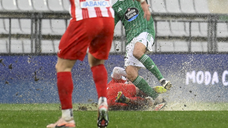 Fútbol. Racing contra Lugo