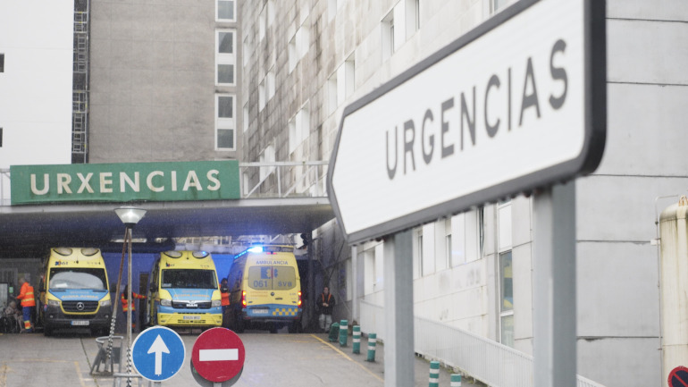 Entrada del servicio de Urgencias del CHUF