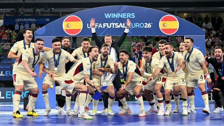 Novoa y sus compañeros celebran su victoria en la Eurocopa