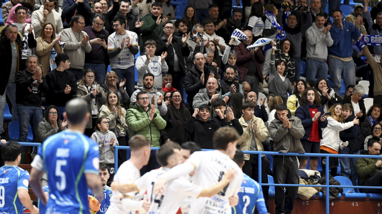 Fútbol sala. O Parrulo contra Valdepeñas