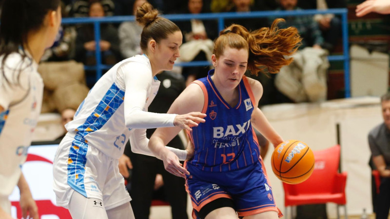 Claire Melia se echó al equipo a la espalda en la segunda mitad