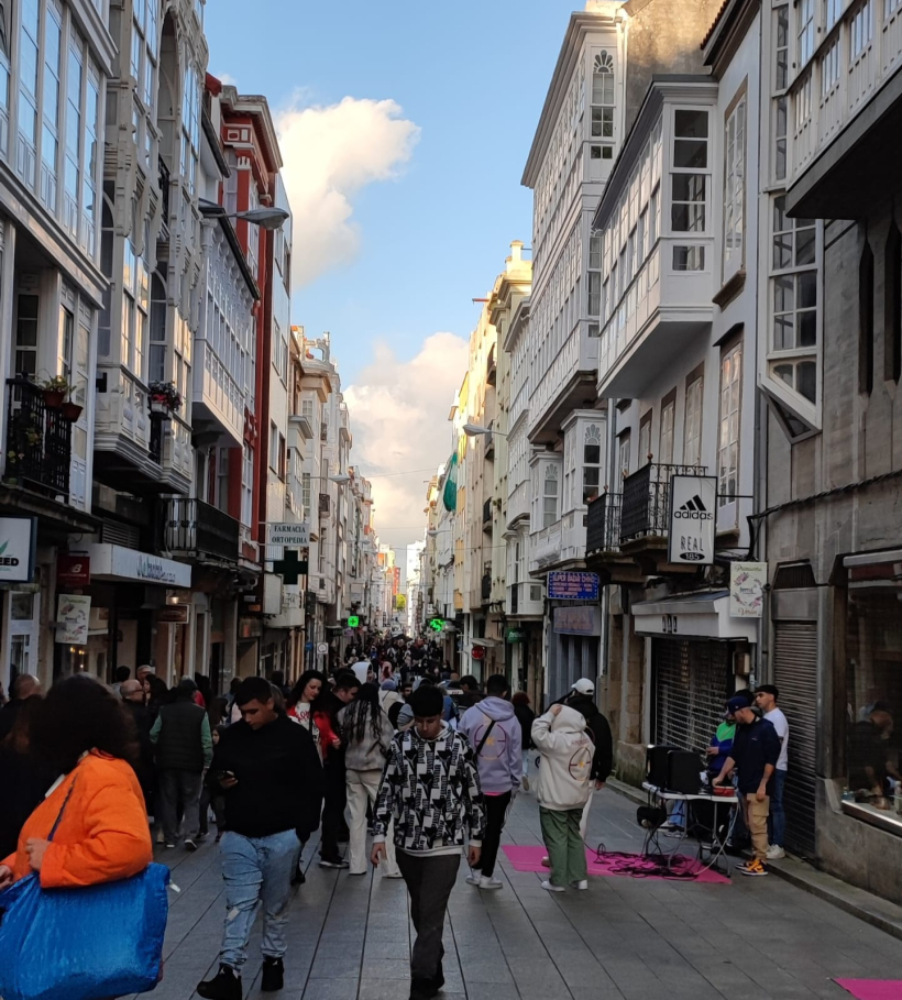 Los establecimientos de A Magdalena ofrecerán premios y actividades para dinamizar las compras en el barrio