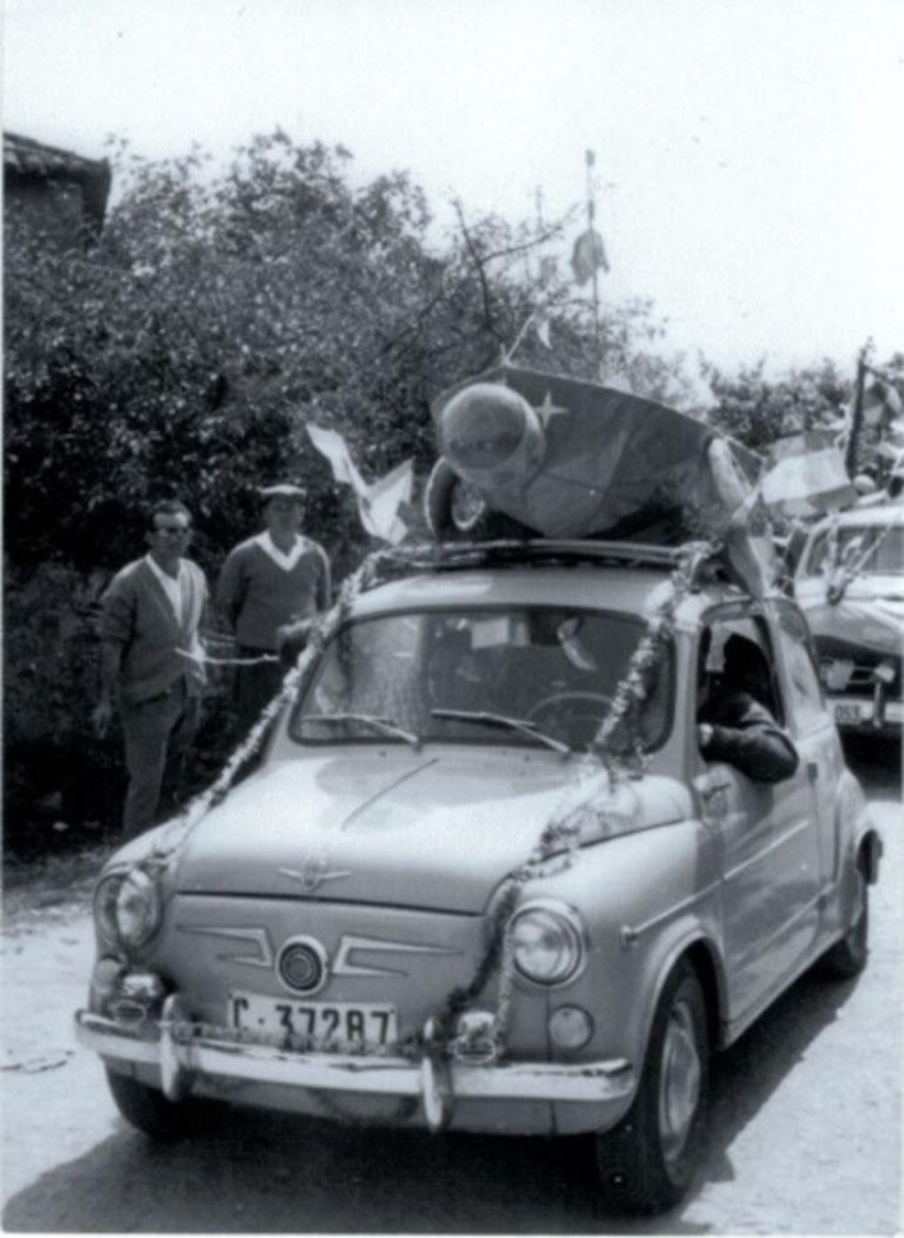 Así eran las primeras carrozas de Santa Comba