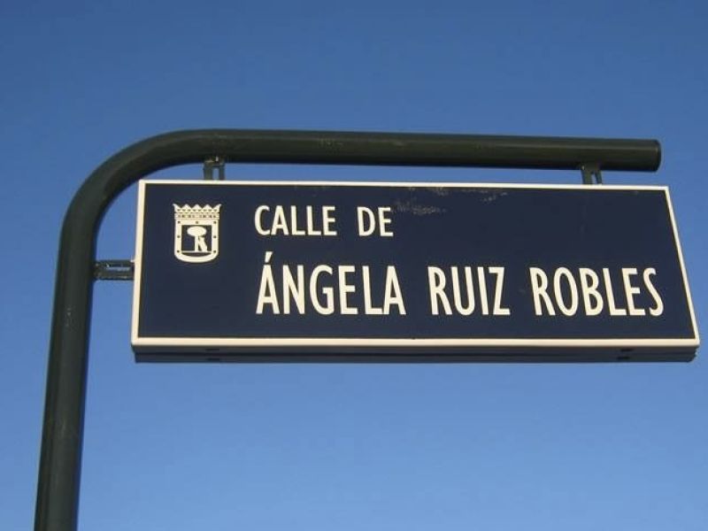 Calle Angela Ruiz Robles